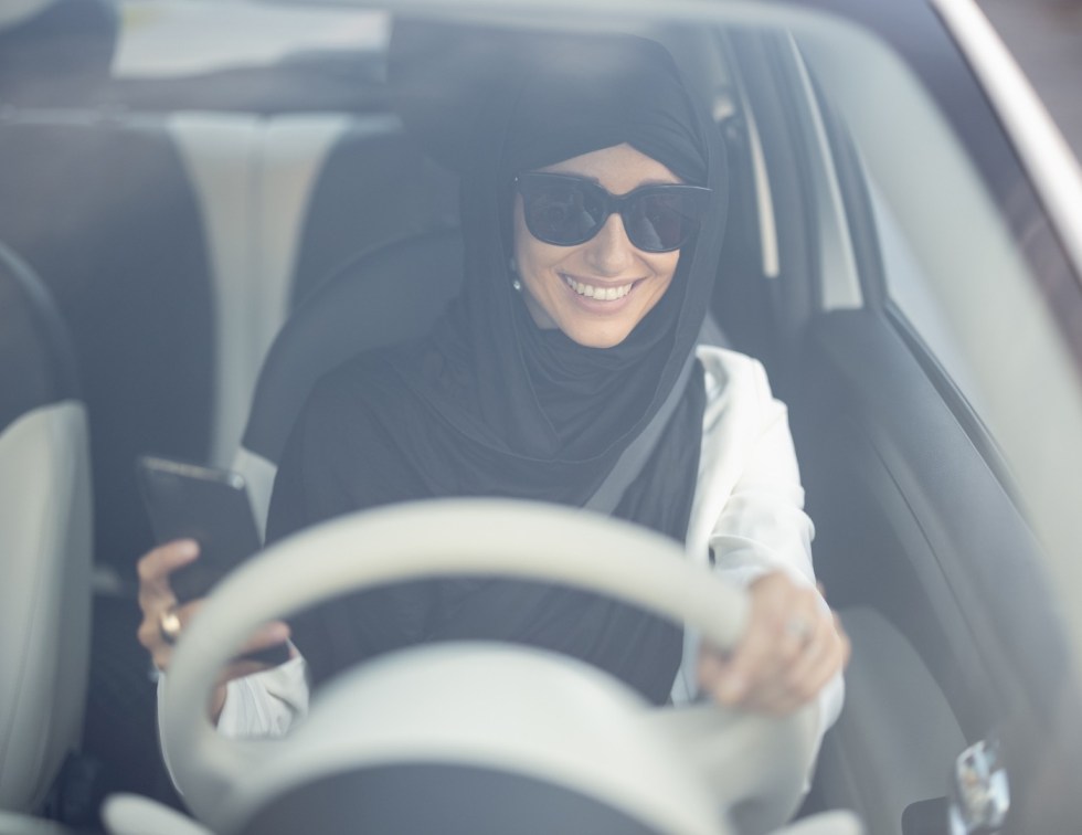 Будь смелее и наглее. Чеченка за рулем